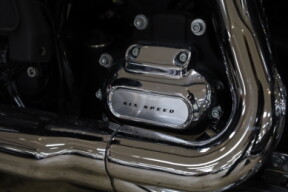 2022 Harley-Davidson<sup>®</sup> Road Glide<sup>®</sup> Limited Gauntlet Gray Metallic/Vivid Black thumb 1
