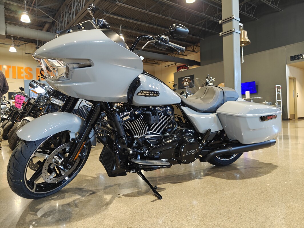 2025 Harley-Davidson Road Glide Billiard Gray