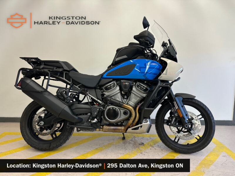 2022 Harley-Davidson<sup>®</sup> Pan America™ 1250 Fastback Blue/White Sand Pearl