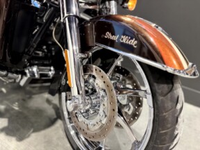 2011 Harley-Davidson® CVO™ Street Glide®</sup> Autumn Haze and Antique Gu thumb 1