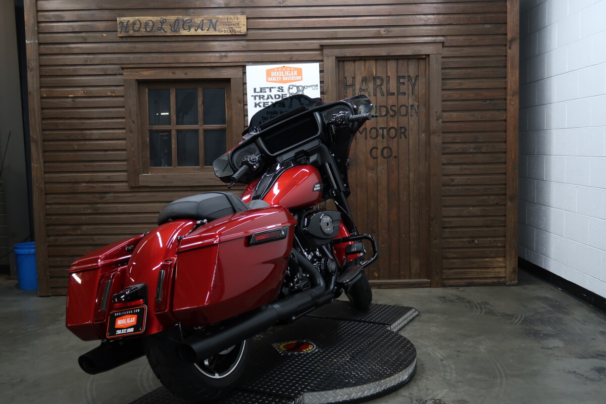 2025 Harley-Davidson Street Glide BRILLIANT RED - Photo 3