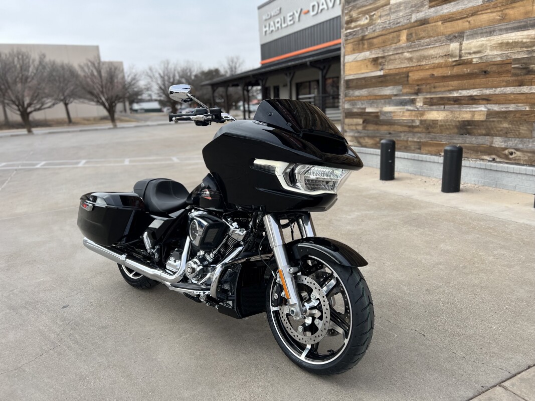 2025 Harley-Davidson Road Glide Black - Photo 3