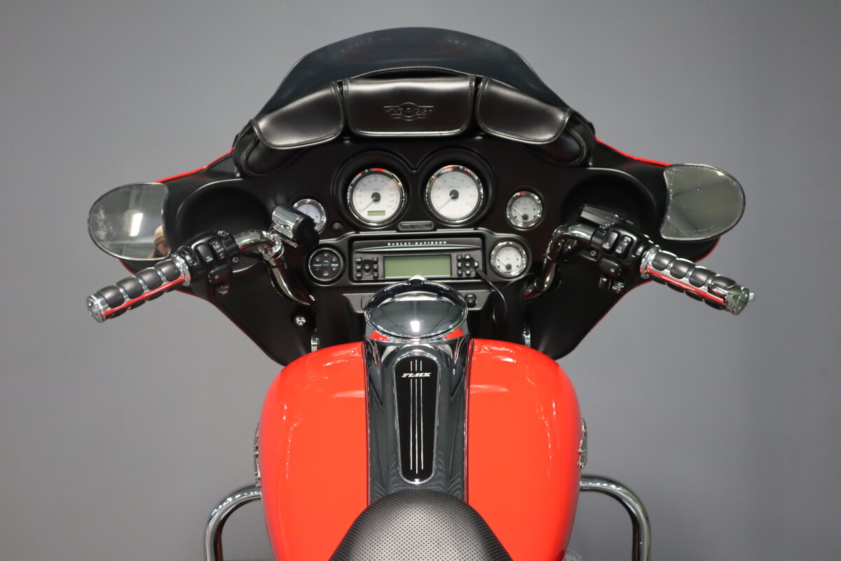 2010 Harley-Davidson Street Glide FLHX - Photo 9