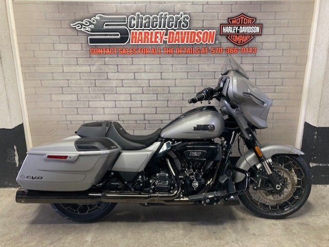 2023 Harley-Davidson CVO Street Glide FLHXSE Dark Platinum w/Pinstripe