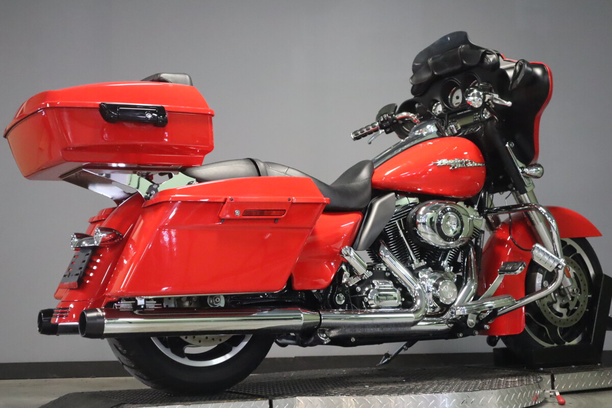 2010 Harley-Davidson Street Glide FLHX - Photo 8