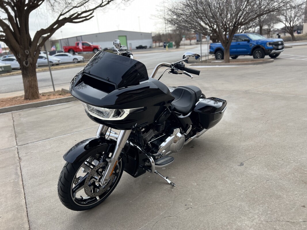 2025 Harley-Davidson Road Glide Black - Photo 5