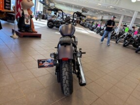 2025 Harley-Davidson Street Bob 117 FXBBS thumb 2