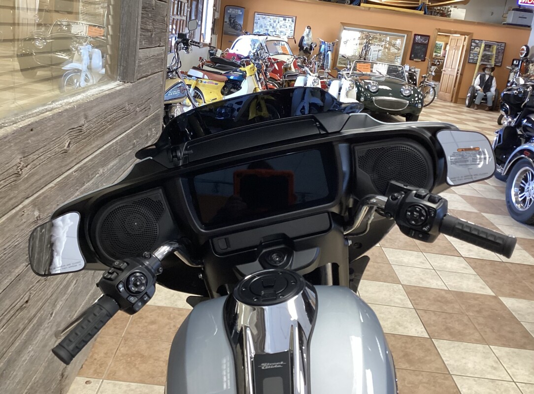 2025 Harley-Davidson Street Glide - Photo 3
