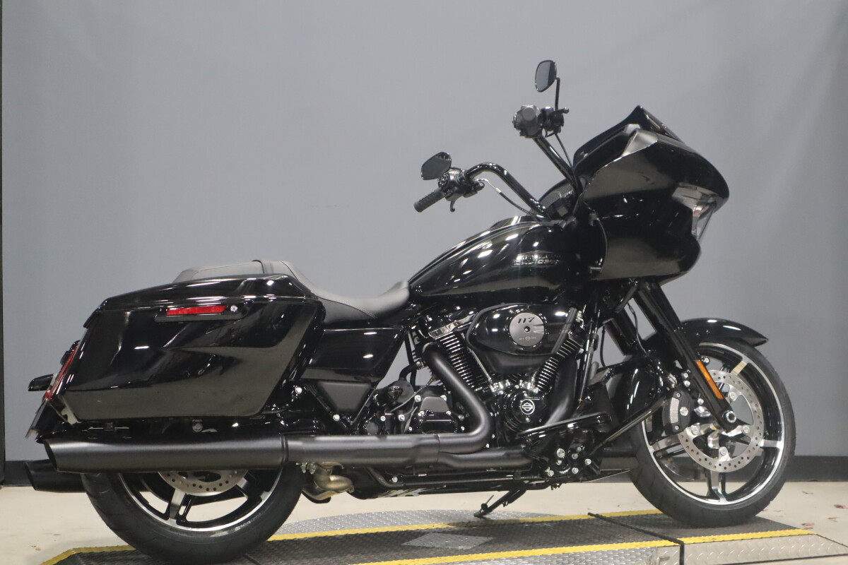 2025 Harley-Davidson Road Glide FLTRX - Photo 2