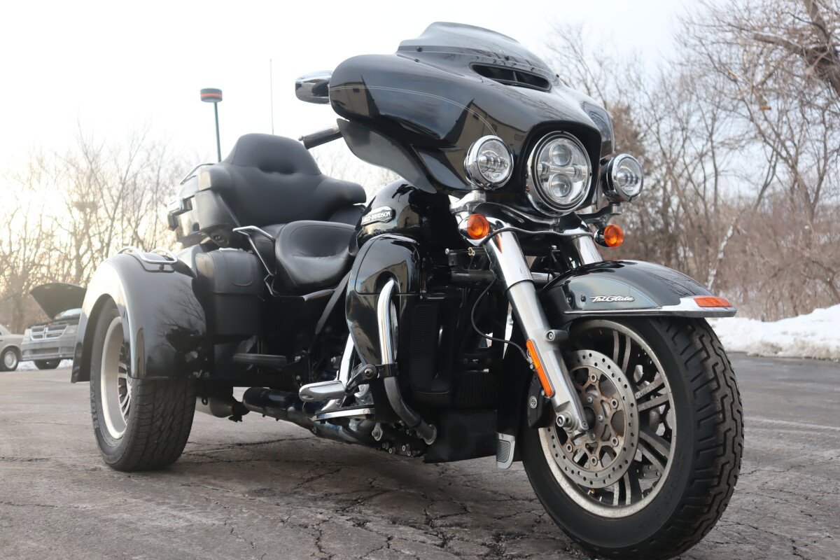 2019 Harley-Davidson Tri Glide Ultra FLHTCUTG - Photo 2