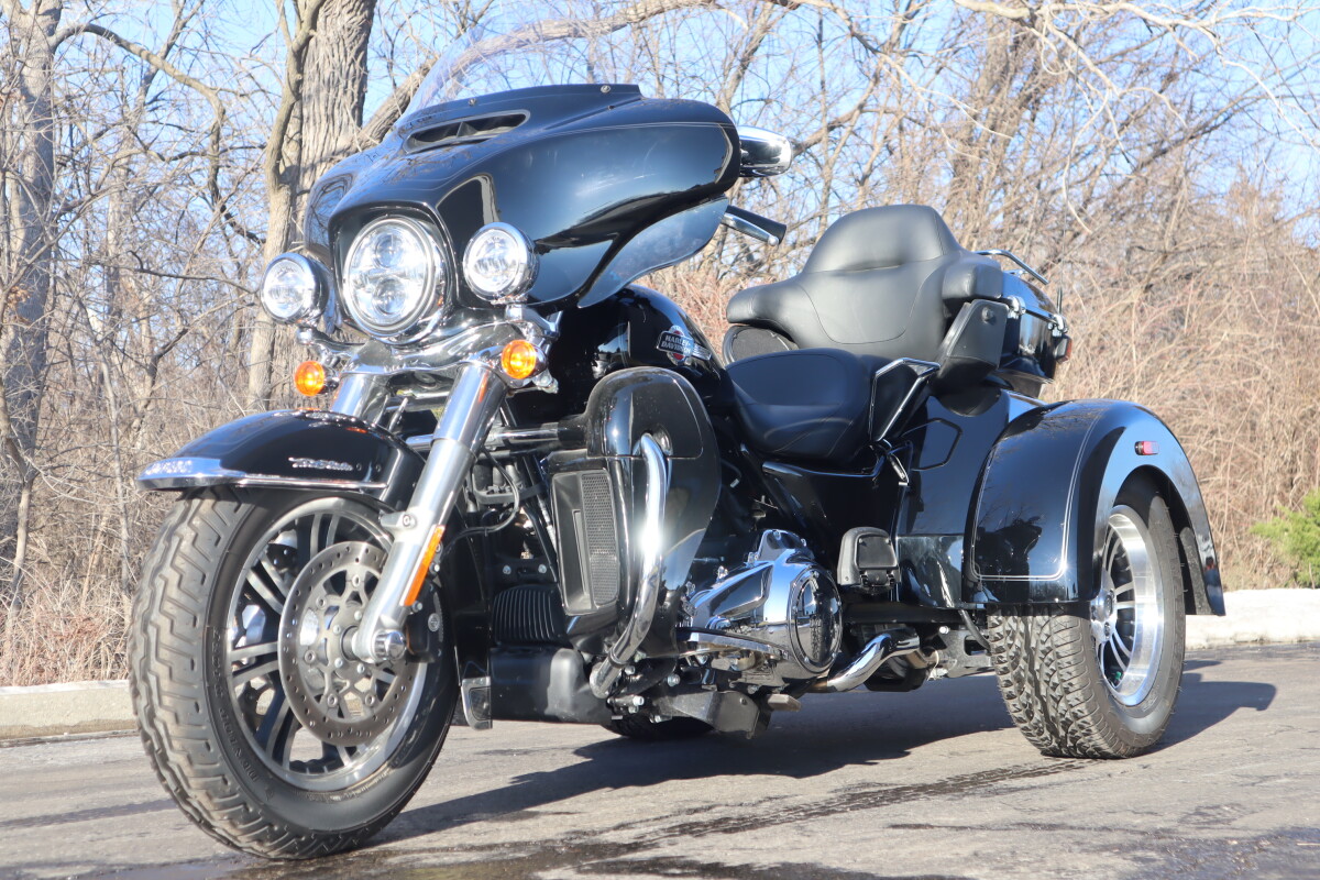 2023 Harley-Davidson Tri Glide Ultra FLHTCUTG - Photo 4