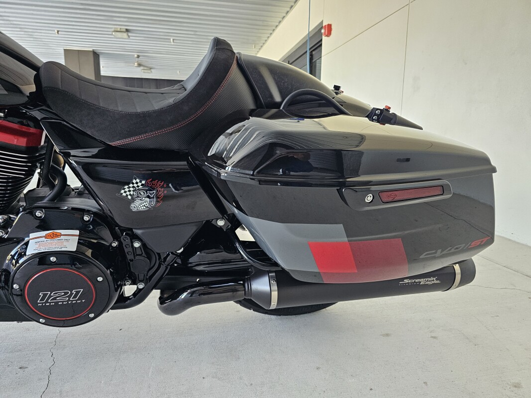 2025 Harley-Davidson CVO Road Glide ST - Photo 10