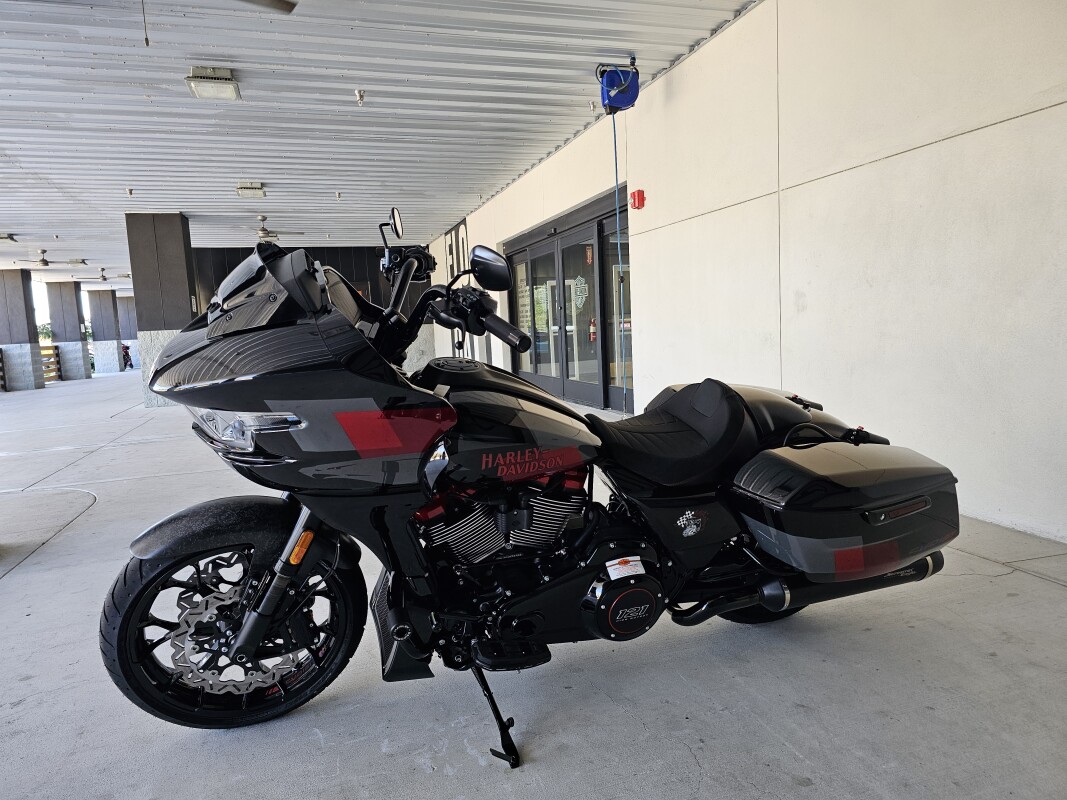 2025 Harley-Davidson CVO Road Glide ST - Photo 8