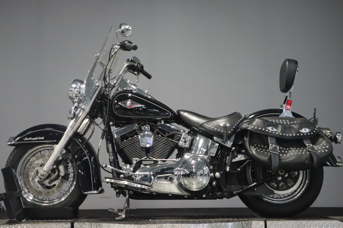 2015 Harley-Davidson Heritage Softail Classic FLSTC - Photo 5