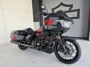 2025 Harley-Davidson<sup>®</sup> CVO™ Road Glide® ST thumb 2