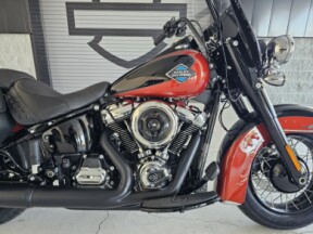 2025 Harley-Davidson<sup>®</sup> Heritage Classic thumb 3