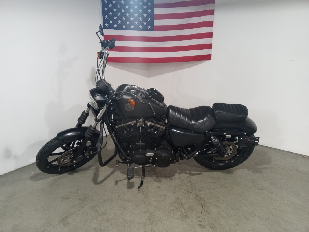2021 Harley-Davidson Iron 883 Black Denim - Photo 3