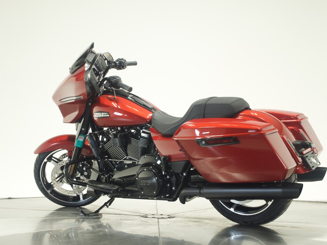 2025 Harley-Davidson FLHX Street Glide in Brilliant Red - Photo 8