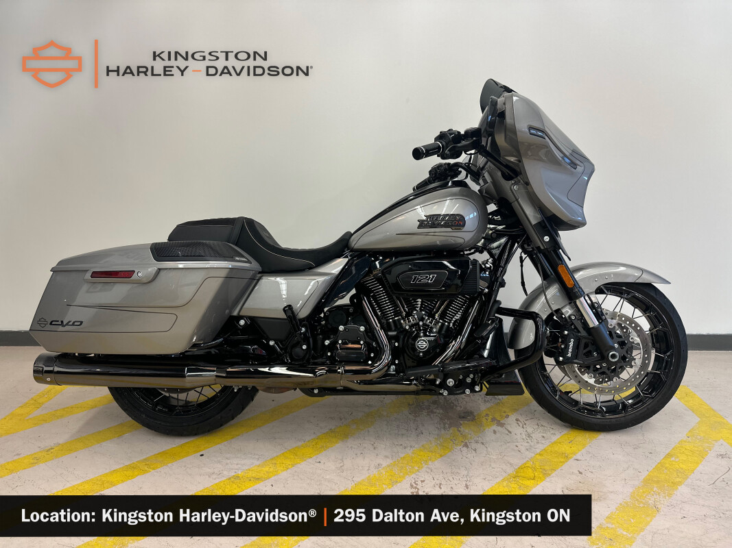 2023 Harley-Davidson® CVO™ Street Glide® Dark Platinum w