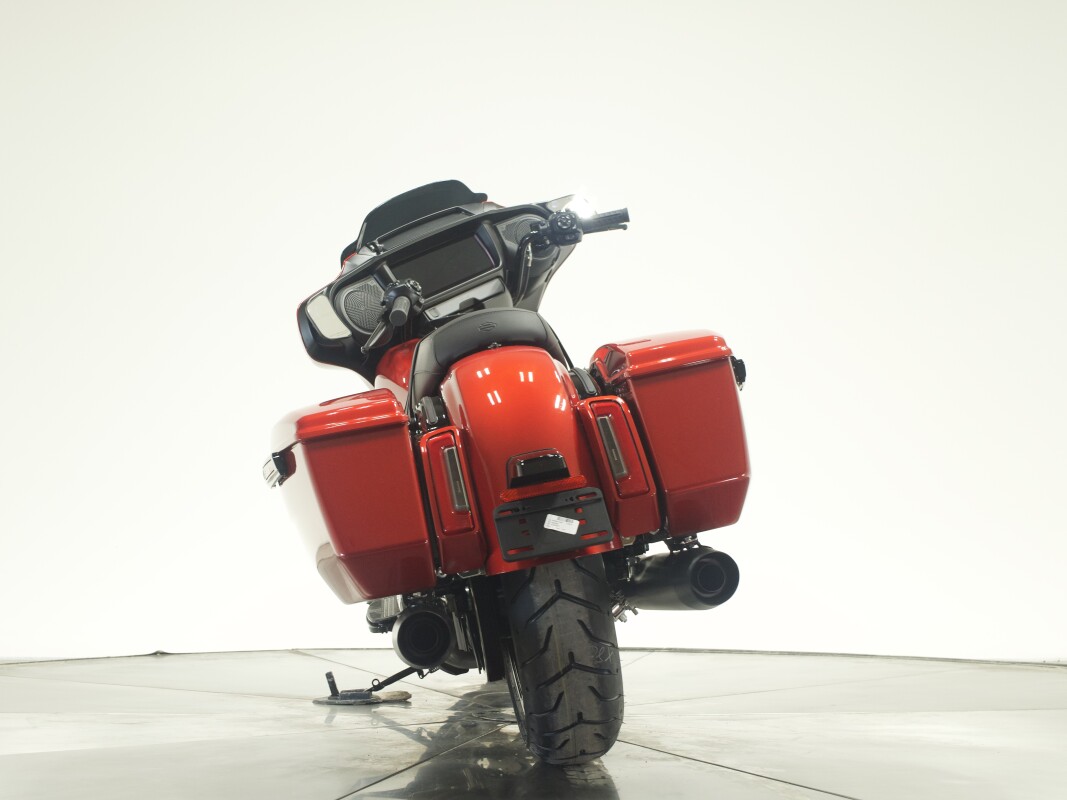 2025 Harley-Davidson FLHX Street Glide in Brilliant Red - Photo 10