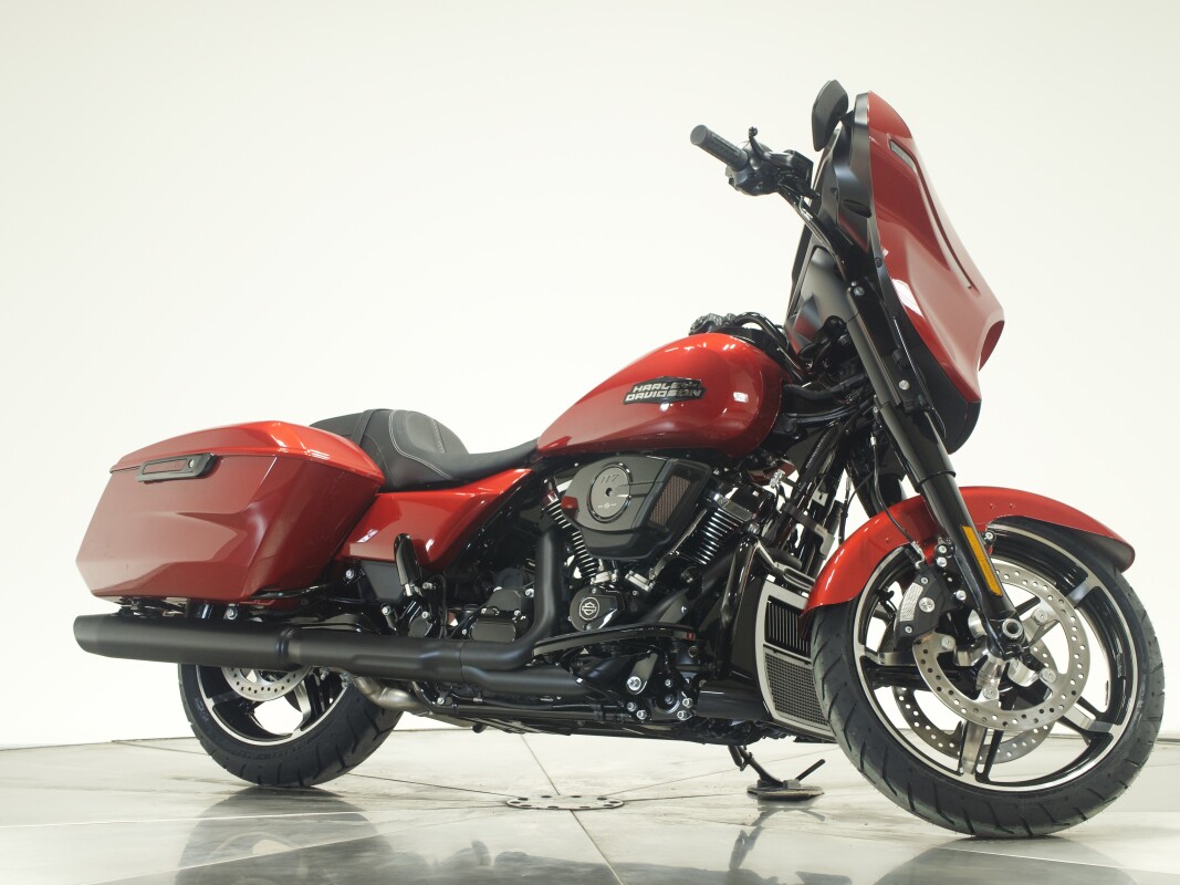 2025 Harley-Davidson FLHX Street Glide in Brilliant Red - Photo 2