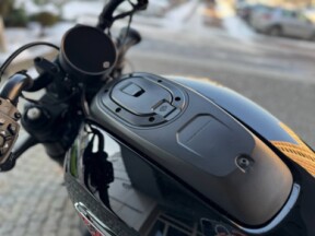 2025 Harley-Davidson<sup>®</sup> Sportster<sup>®</sup> S Vivid Black thumb 0