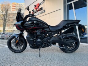 2025 Harley-Davidson<sup>®</sup> Pan America® 1250 ST Vivid Black thumb 1