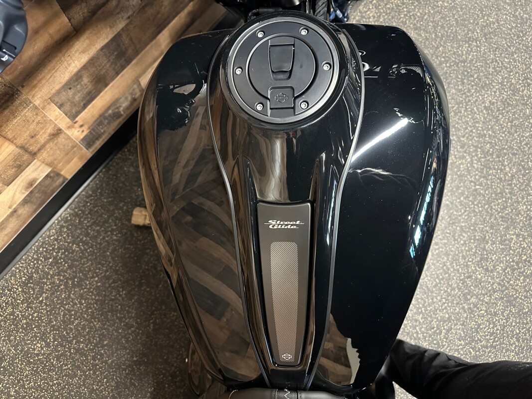 2025 Harley-Davidson Street Glide Midnight Firestorm - Black Finish FLHX - Photo 8