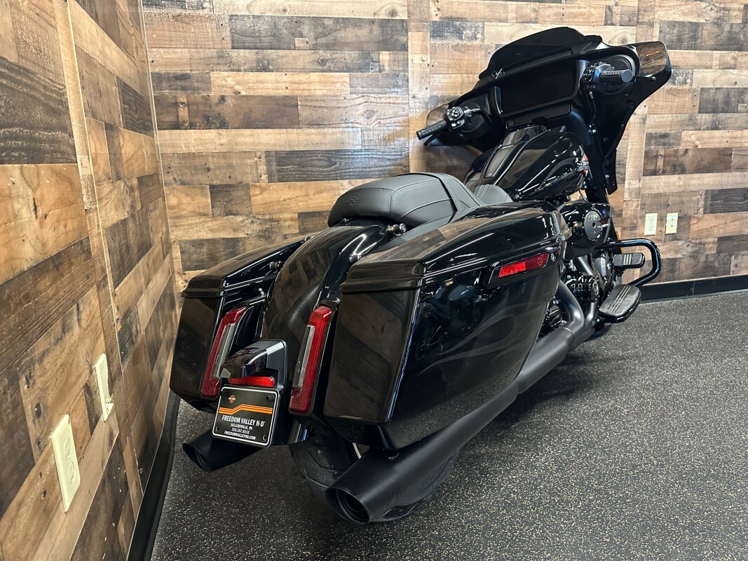 2025 Harley-Davidson Street Glide Midnight Firestorm - Black Finish FLHX - Photo 2