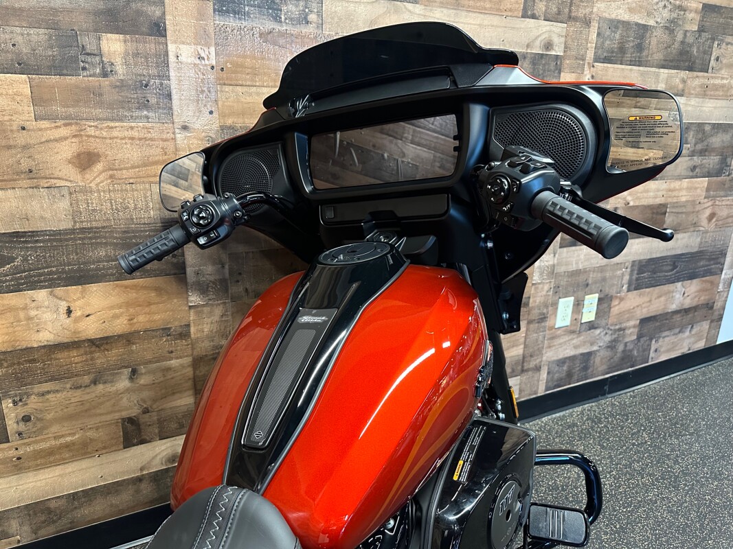 2025 Harley-Davidson Street Glide Whiskey Firestorm - Black Finish FLHX - Photo 6