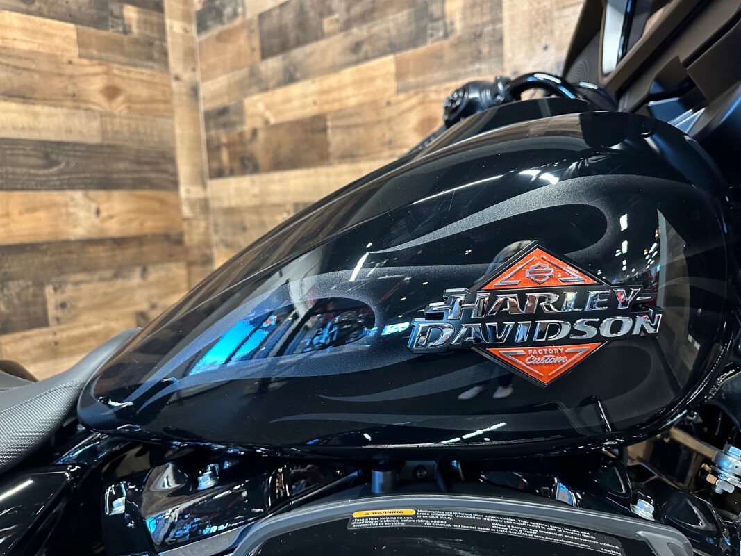 2025 Harley-Davidson Street Glide Midnight Firestorm - Black Finish FLHX - Photo 9