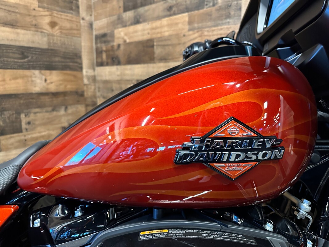 2025 Harley-Davidson Street Glide Whiskey Firestorm - Black Finish FLHX - Photo 9