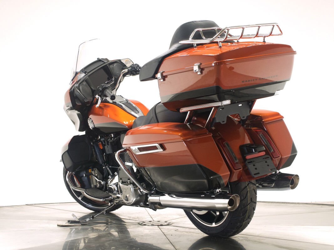 2025 Harley-Davidson FLHXU Street Glide Ultra in Whiskey Fire/ Vivid Black - Photo 9