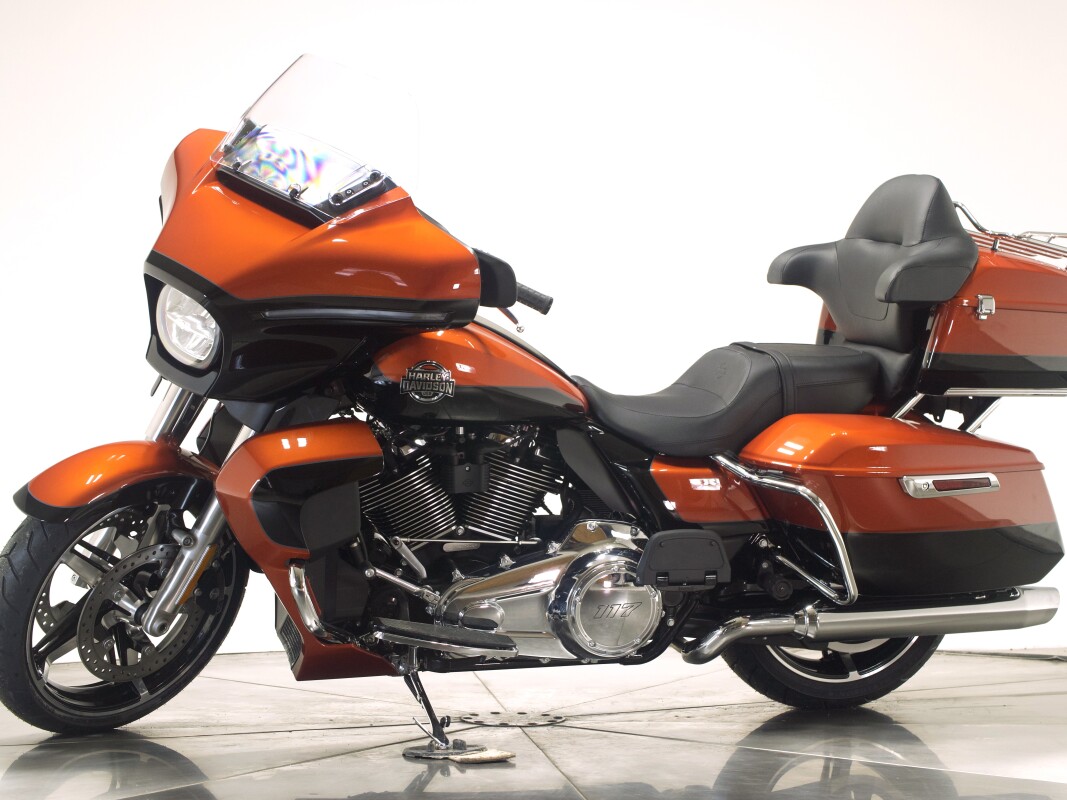 2025 Harley-Davidson FLHXU Street Glide Ultra in Whiskey Fire/ Vivid Black - Photo 7