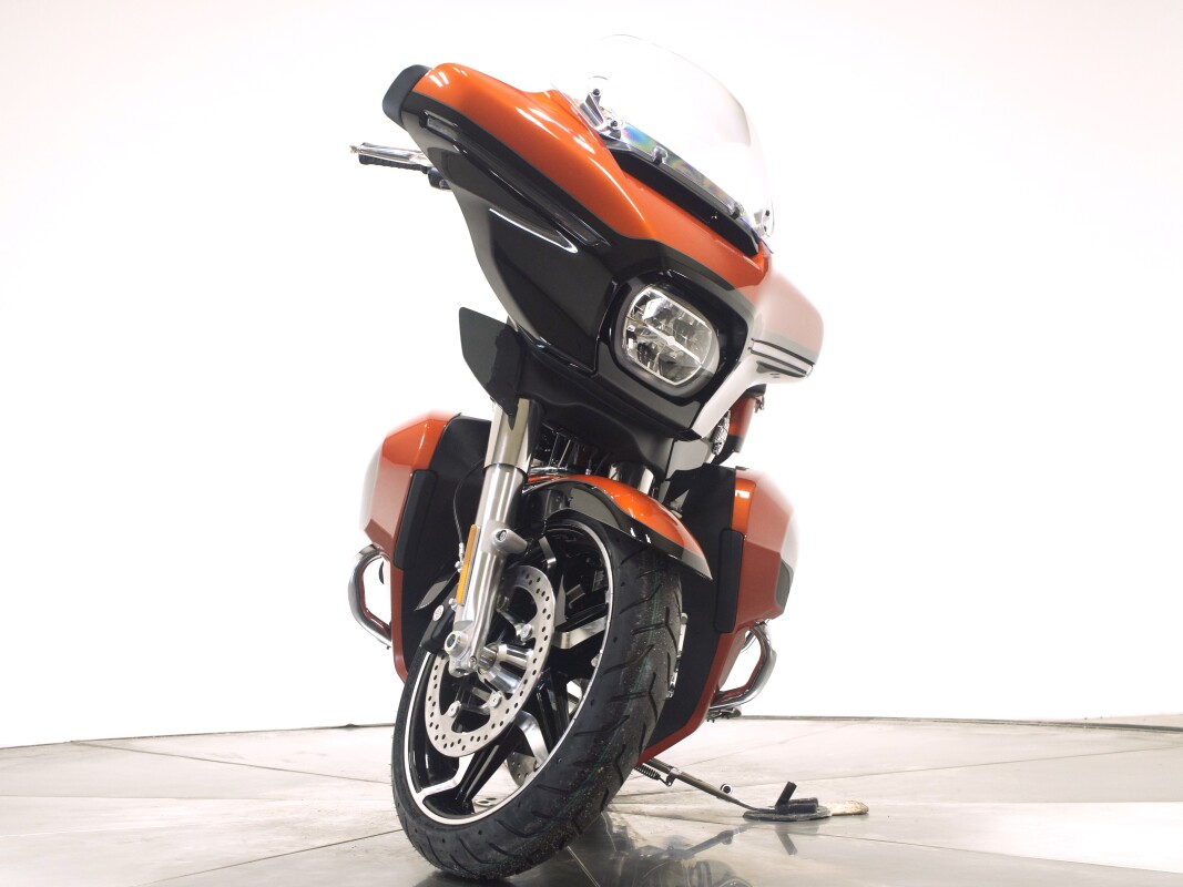 2025 Harley-Davidson FLHXU Street Glide Ultra in Whiskey Fire/ Vivid Black - Photo 4