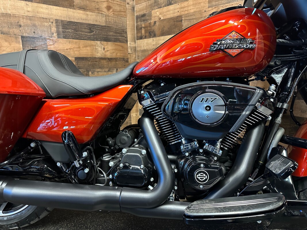 2025 Harley-Davidson Street Glide Whiskey Firestorm - Black Finish FLHX - Photo 10