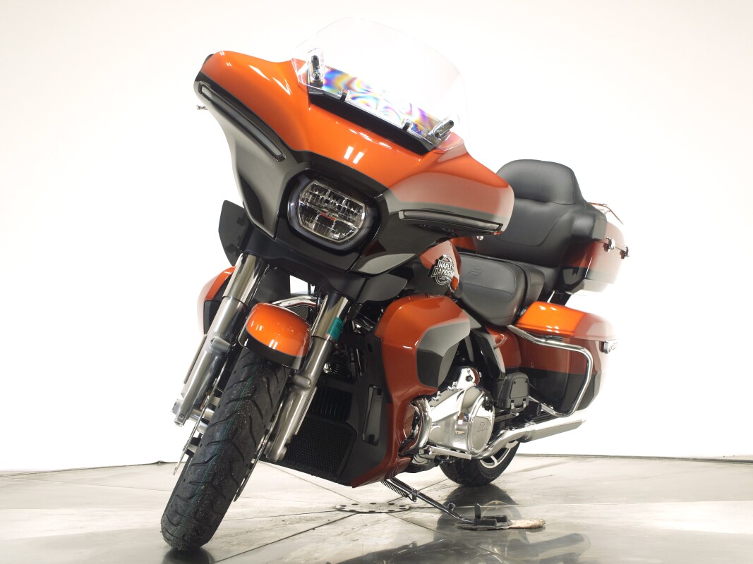 2025 Harley-Davidson FLHXU Street Glide Ultra in Whiskey Fire/ Vivid Black - Photo 5