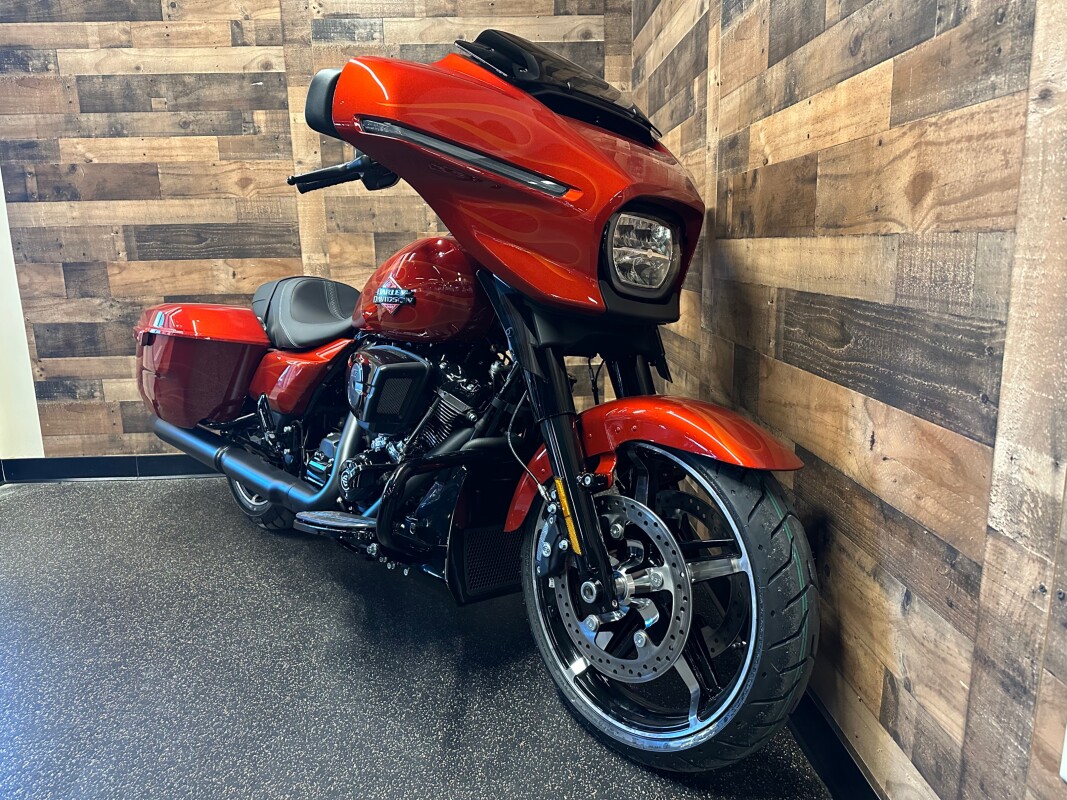 2025 Harley-Davidson Street Glide Whiskey Firestorm - Black Finish FLHX - Photo 3