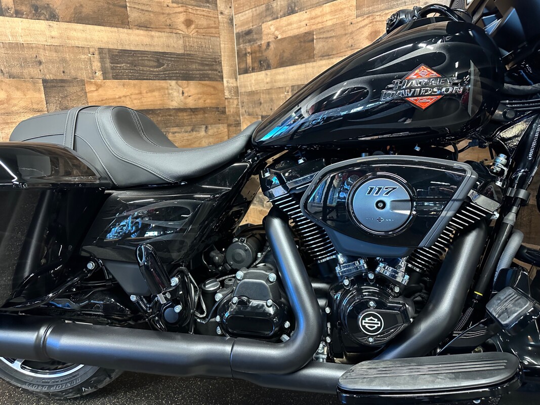 2025 Harley-Davidson Street Glide Midnight Firestorm - Black Finish FLHX - Photo 10