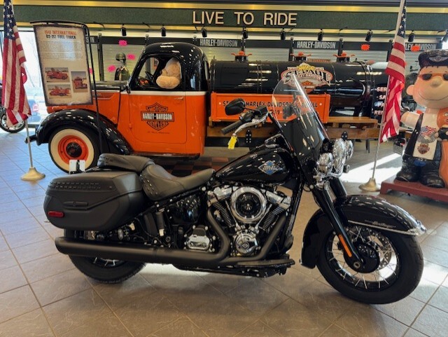 2025 Harley Davidson Heritage Classic FLHC