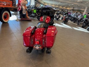 2025 Harley Davidson CVO Road Glide ST thumb 2