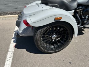 2024 FLRT Freewheeler Trike 114ci thumb 1