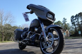2024 Harley-Davidson® Street Glide® FLHX thumb 2