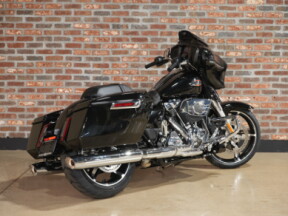FLHX 2025 Street Glide® thumb 2