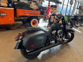 2025 Harley Davidson Heritage Classic FLHC thumb 3