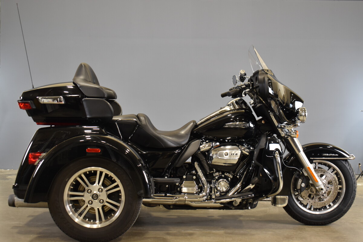 2020 Harley-Davidson® Tri Glide® Ultra FLHTCUTG | MotorCity Harley
