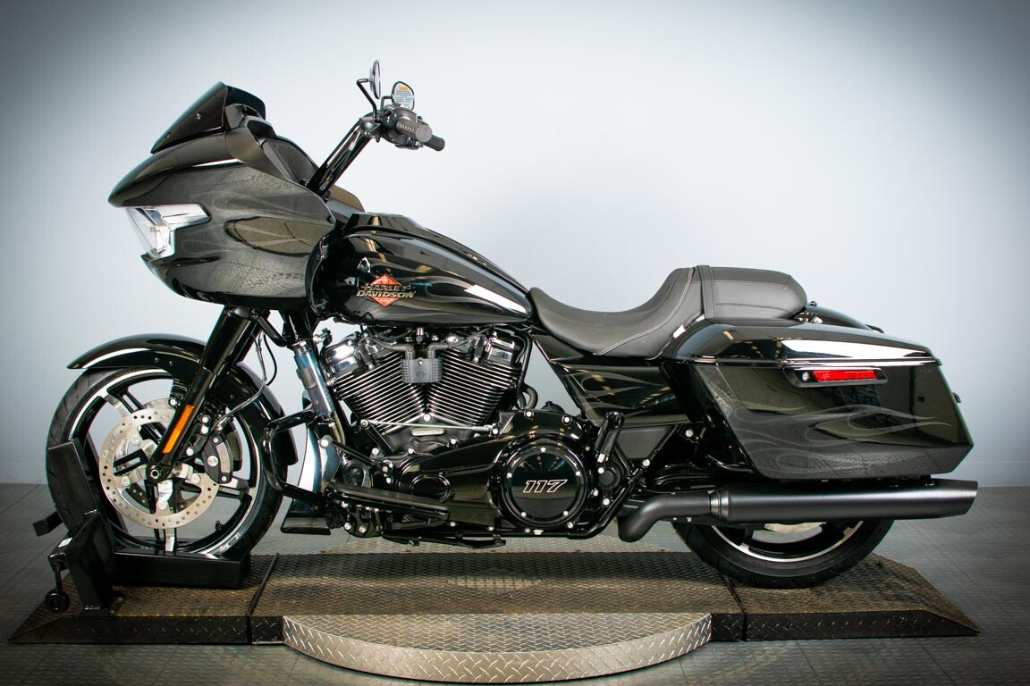 2025 Harley-Davidson Road Glide FLTRX - Photo 5