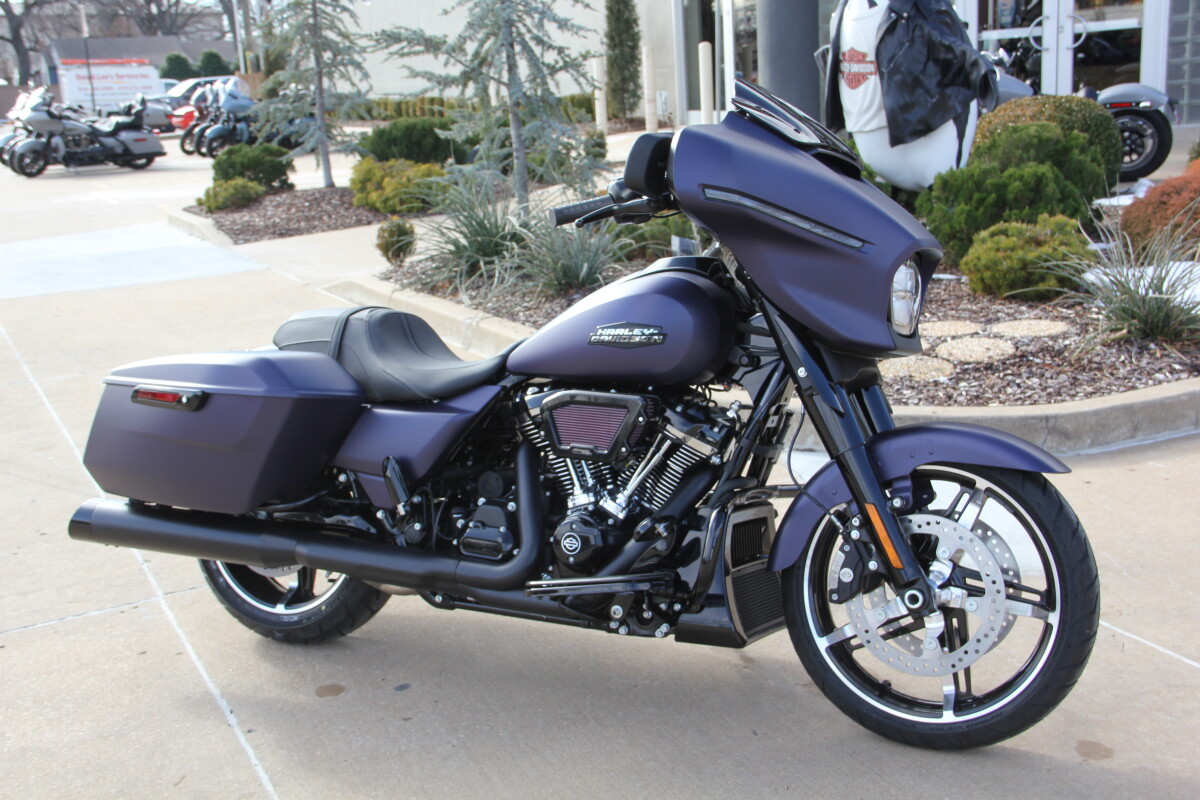 2025 Harley-Davidson Street Glide Purple Abyss Denim - Black Finish - Photo 4