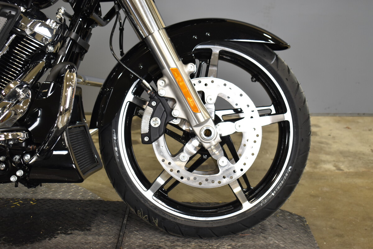 2025 Harley-Davidson® Road Glide™ FLTRX, photo 3