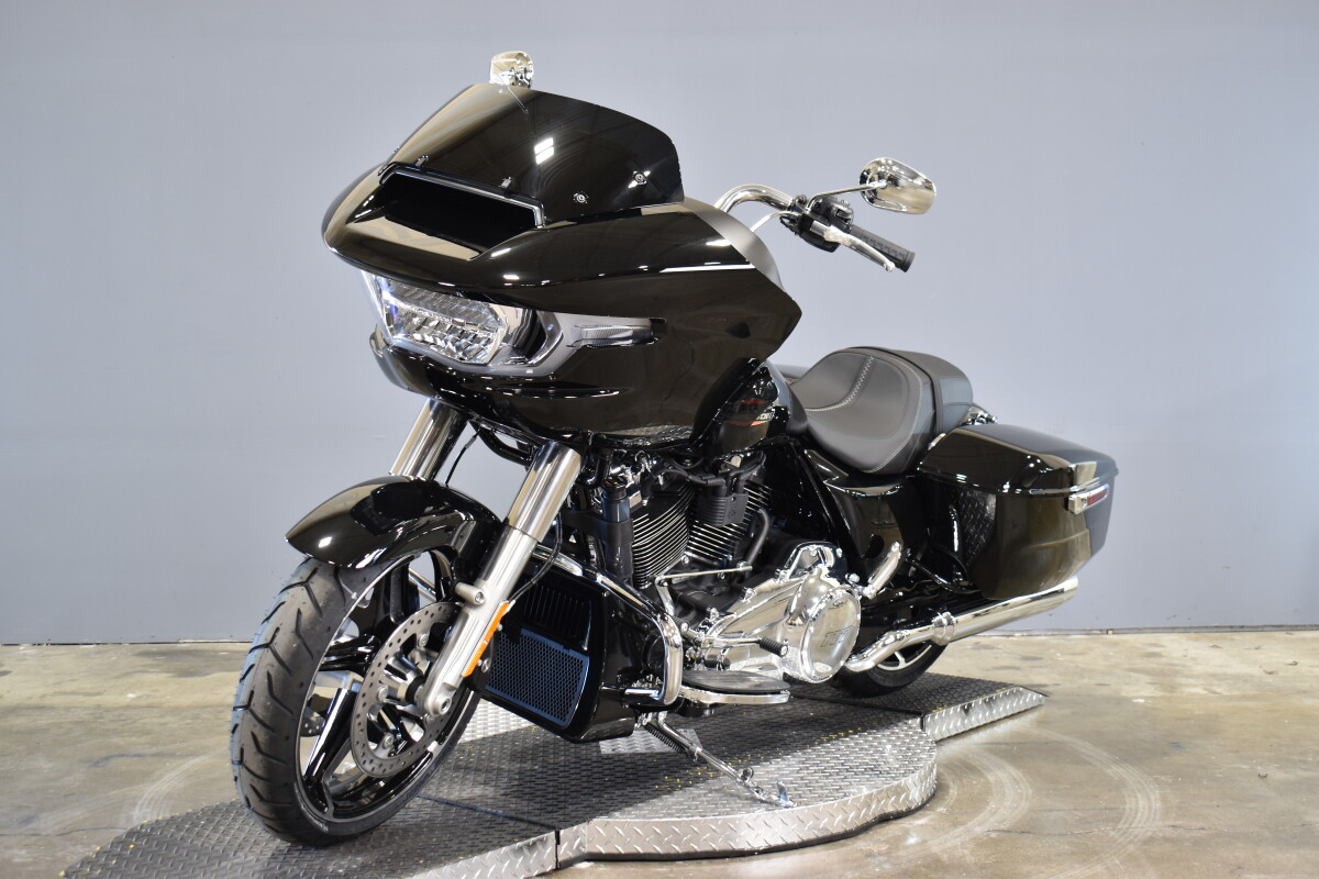 2025 Harley-Davidson® Road Glide™ FLTRX, photo 17